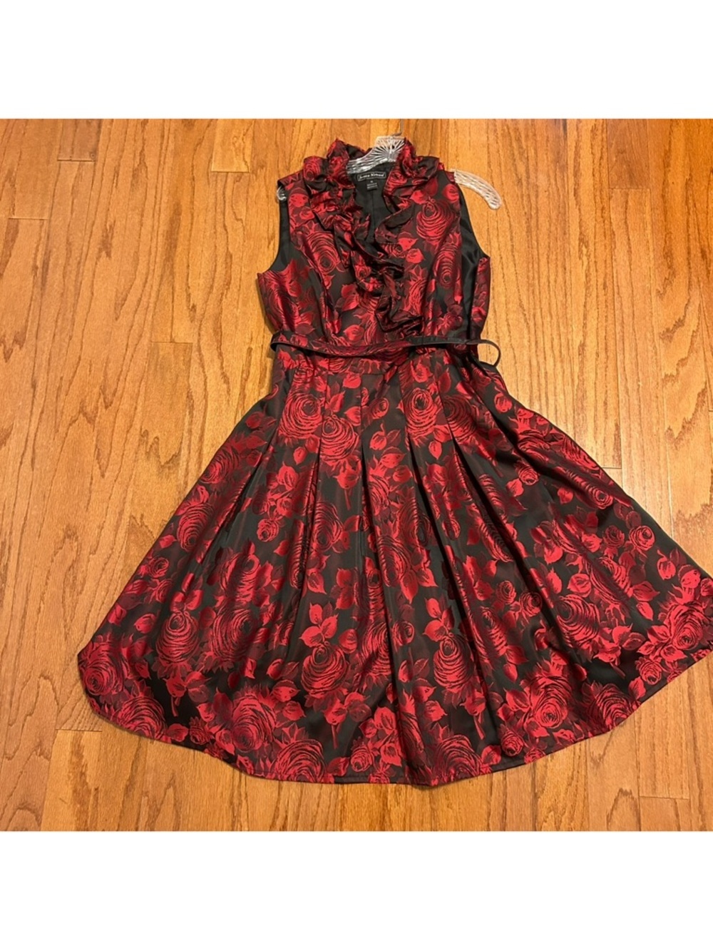 Jessica Howard Red and Black Floral Fit-and-Flare Midi Dress - Picture 2 of 8
